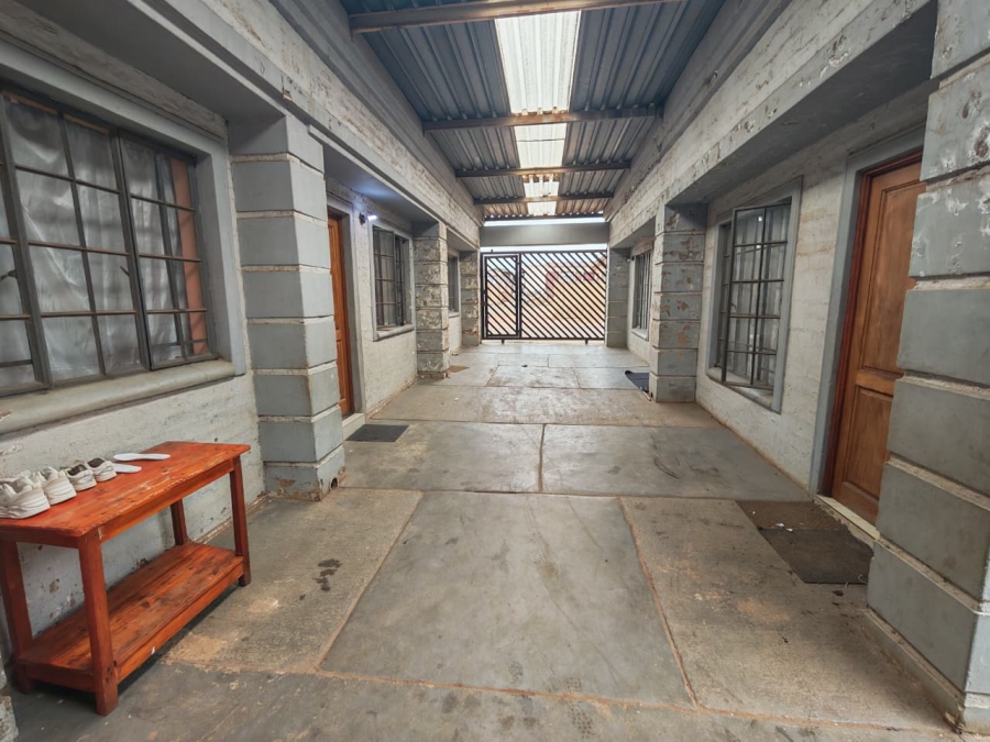 8 Bedroom Property for Sale in Atteridgeville Gauteng