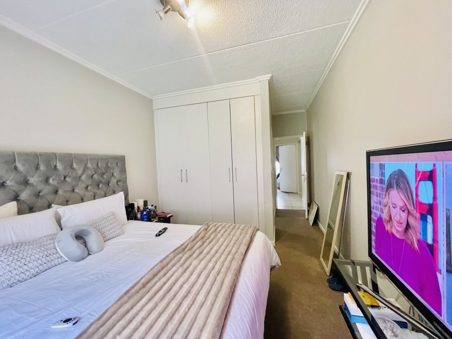 To Let 2 Bedroom Property for Rent in Bryanston Gauteng