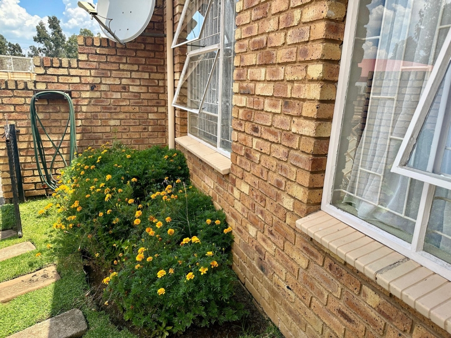 To Let 2 Bedroom Property for Rent in Van Dyk Park Gauteng