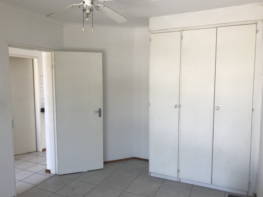 1 Bedroom Property for Sale in Paulshof Gauteng