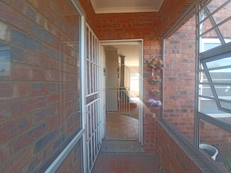 3 Bedroom Property for Sale in Mayberry Park Gauteng