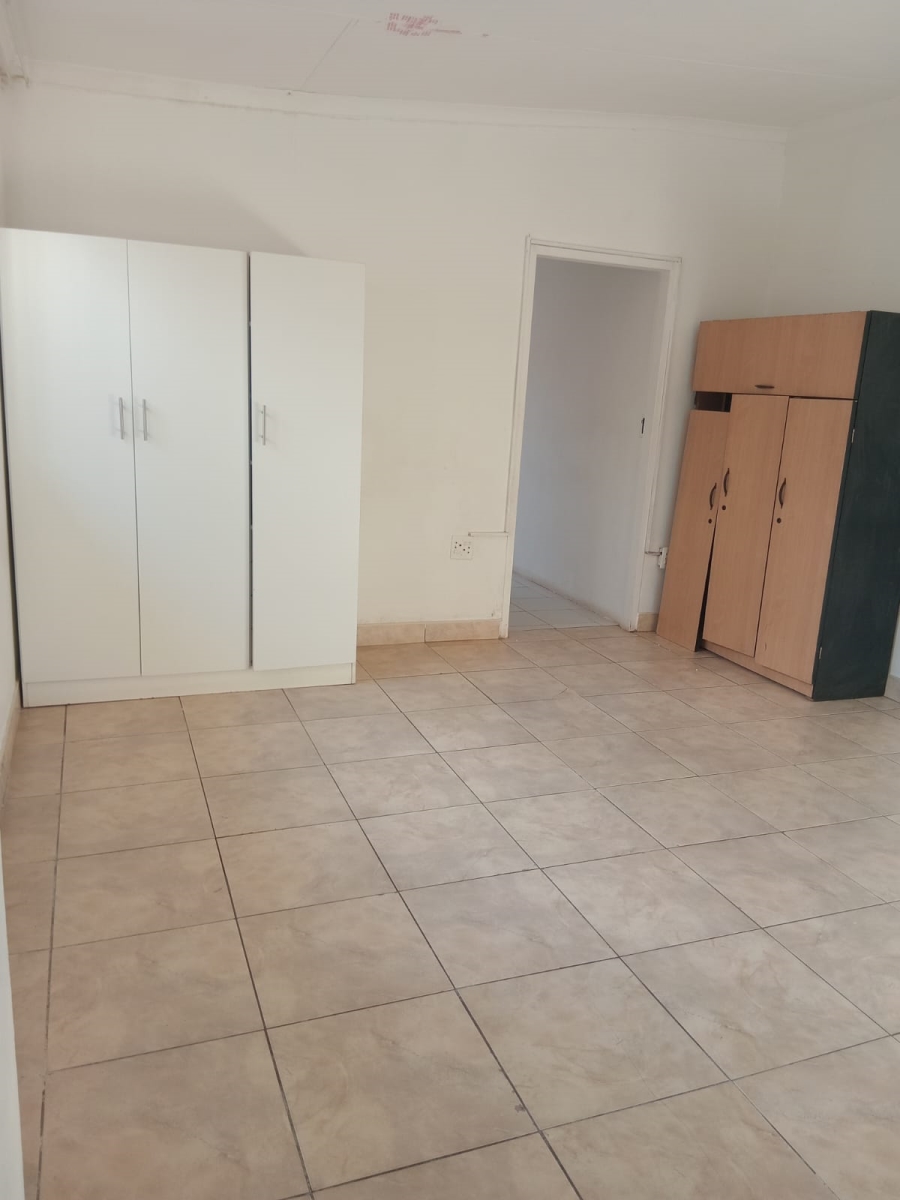To Let 2 Bedroom Property for Rent in Erasmia Gauteng