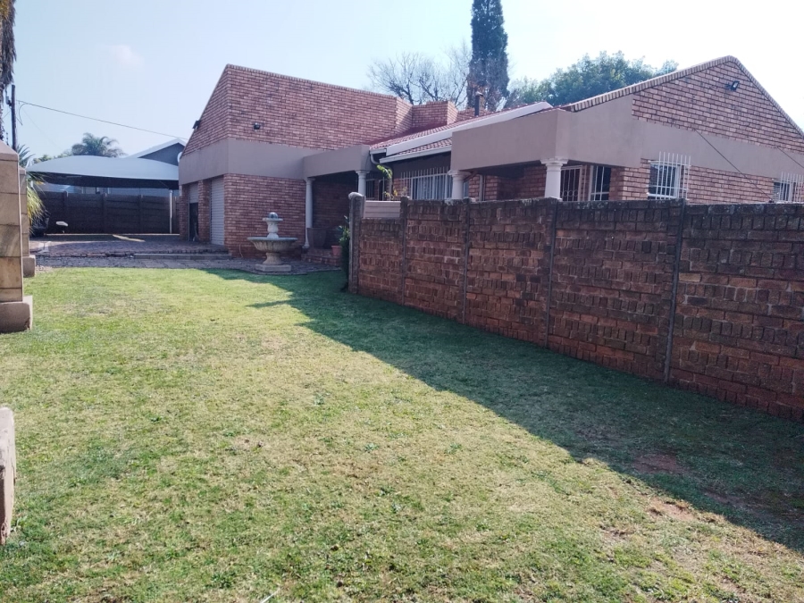 4 Bedroom Property for Sale in Van Riebeeck Park Gauteng