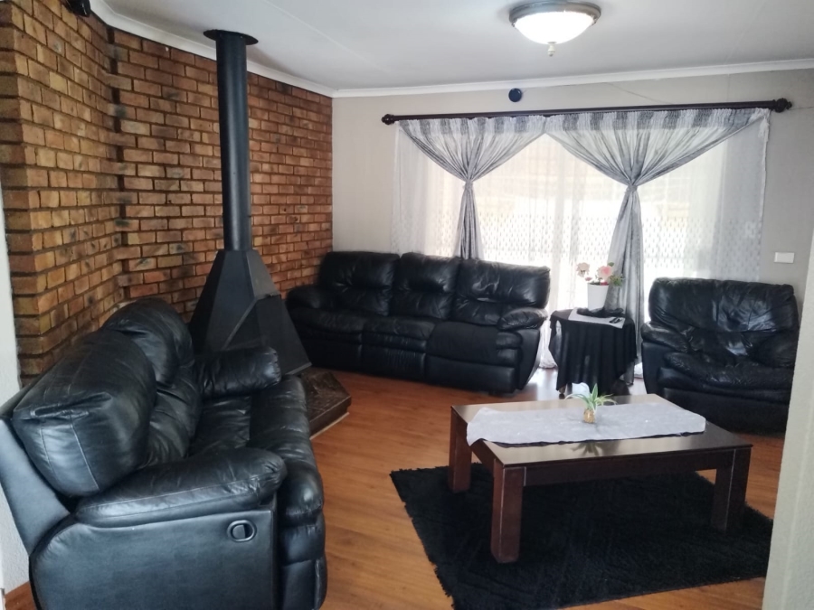 4 Bedroom Property for Sale in Van Riebeeck Park Gauteng