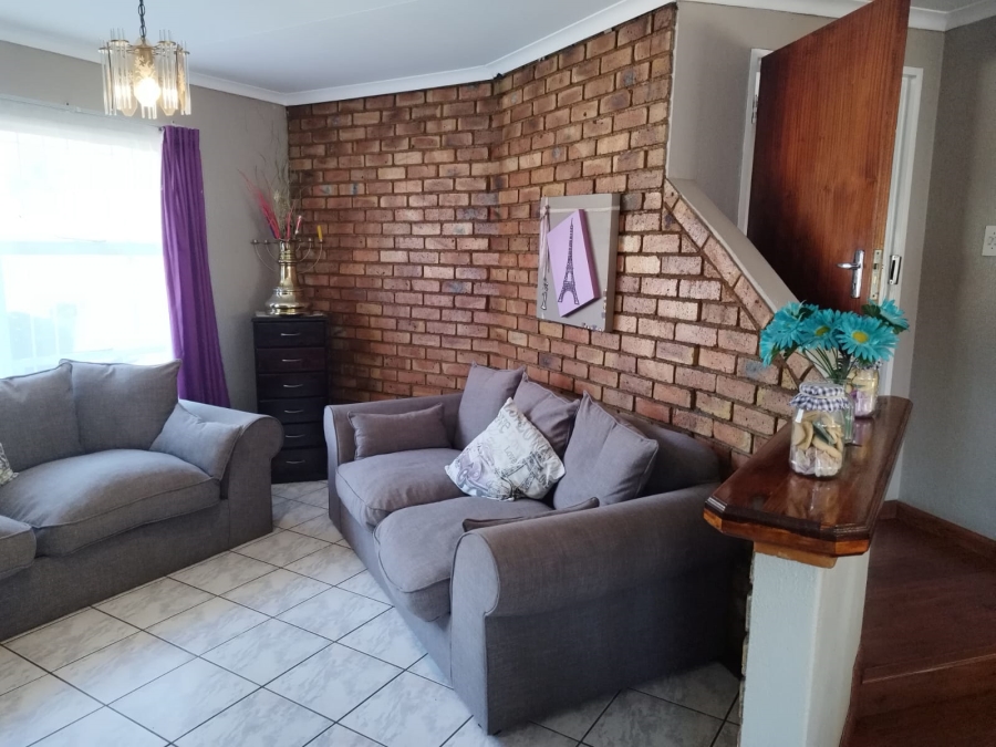 4 Bedroom Property for Sale in Van Riebeeck Park Gauteng