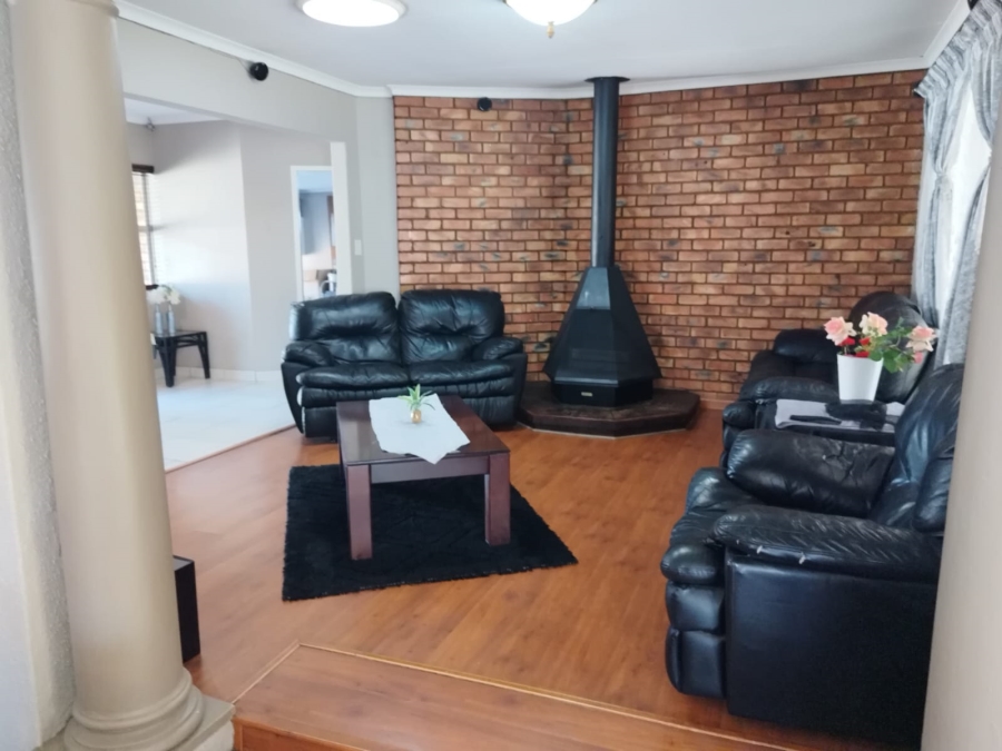 4 Bedroom Property for Sale in Van Riebeeck Park Gauteng