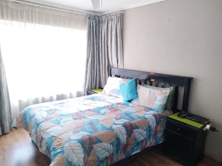 4 Bedroom Property for Sale in Van Riebeeck Park Gauteng