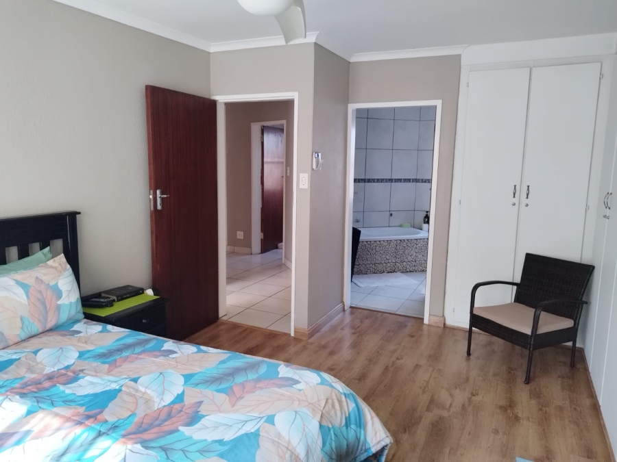 4 Bedroom Property for Sale in Van Riebeeck Park Gauteng