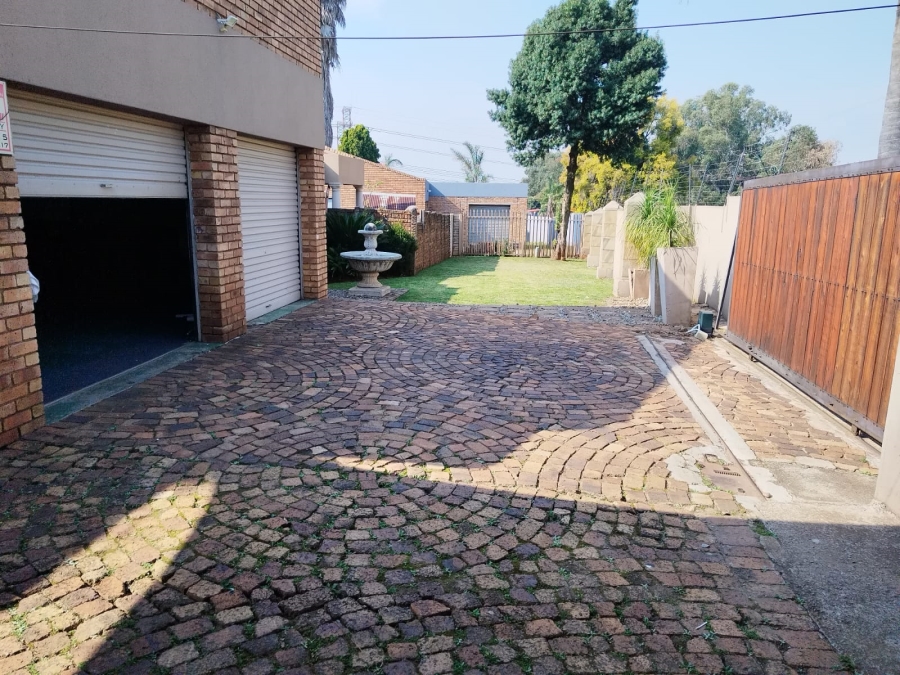 4 Bedroom Property for Sale in Van Riebeeck Park Gauteng