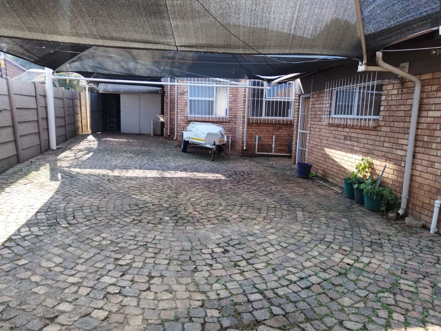 4 Bedroom Property for Sale in Van Riebeeck Park Gauteng