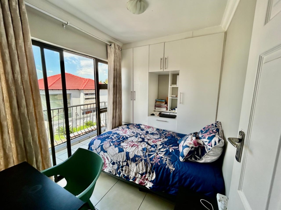 6 Bedroom Property for Sale in Halfway Gardens Gauteng