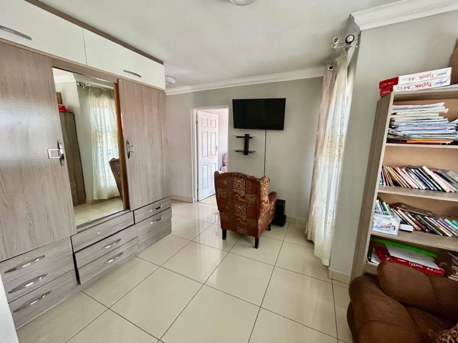 6 Bedroom Property for Sale in Halfway Gardens Gauteng