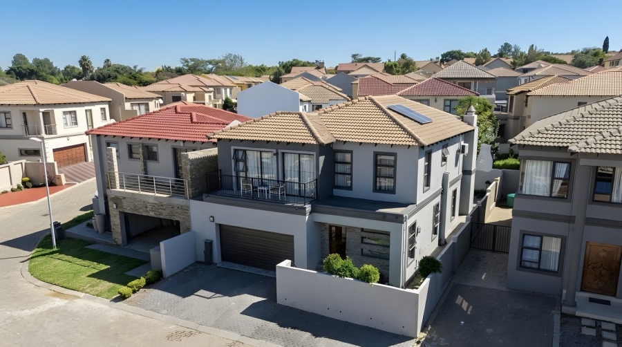 6 Bedroom Property for Sale in Halfway Gardens Gauteng