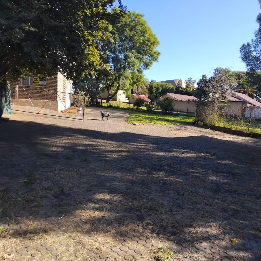 6 Bedroom Property for Sale in Diswilmar A H Gauteng