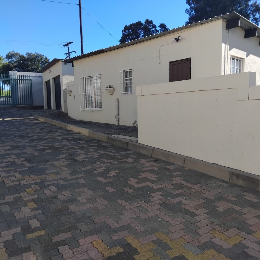 6 Bedroom Property for Sale in Diswilmar A H Gauteng