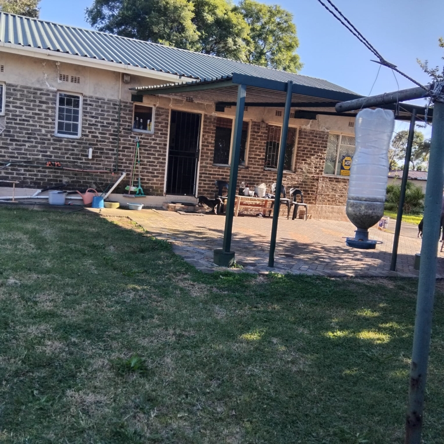 6 Bedroom Property for Sale in Diswilmar A H Gauteng