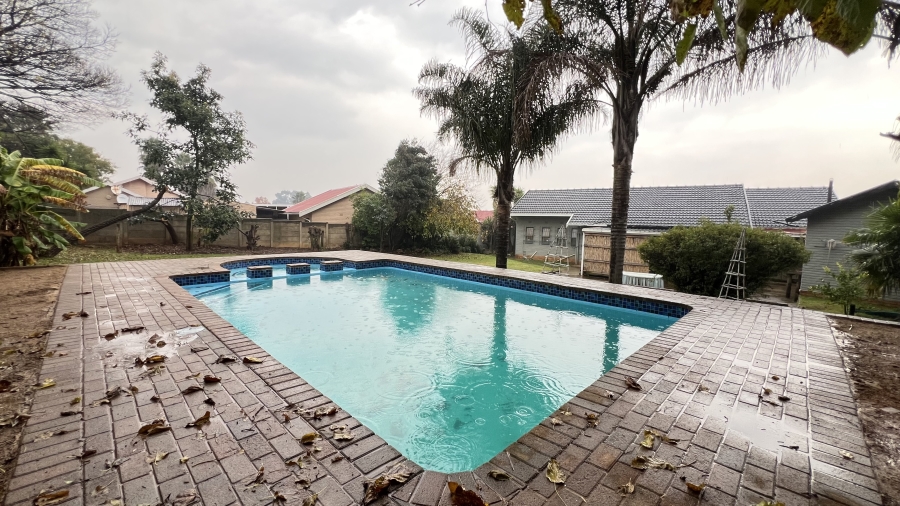 3 Bedroom Property for Sale in Witpoortjie Gauteng