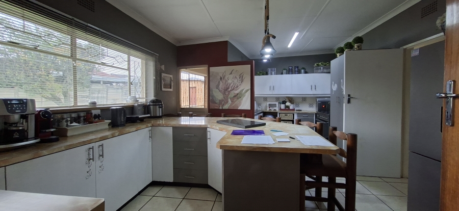 4 Bedroom Property for Sale in Quellerie Park Gauteng