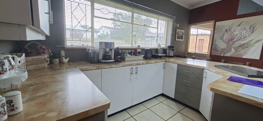 4 Bedroom Property for Sale in Quellerie Park Gauteng