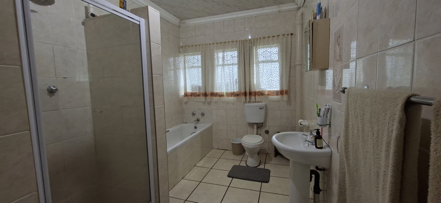 4 Bedroom Property for Sale in Quellerie Park Gauteng