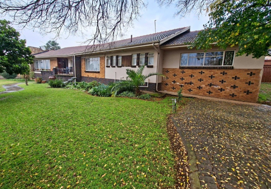 4 Bedroom Property for Sale in Quellerie Park Gauteng