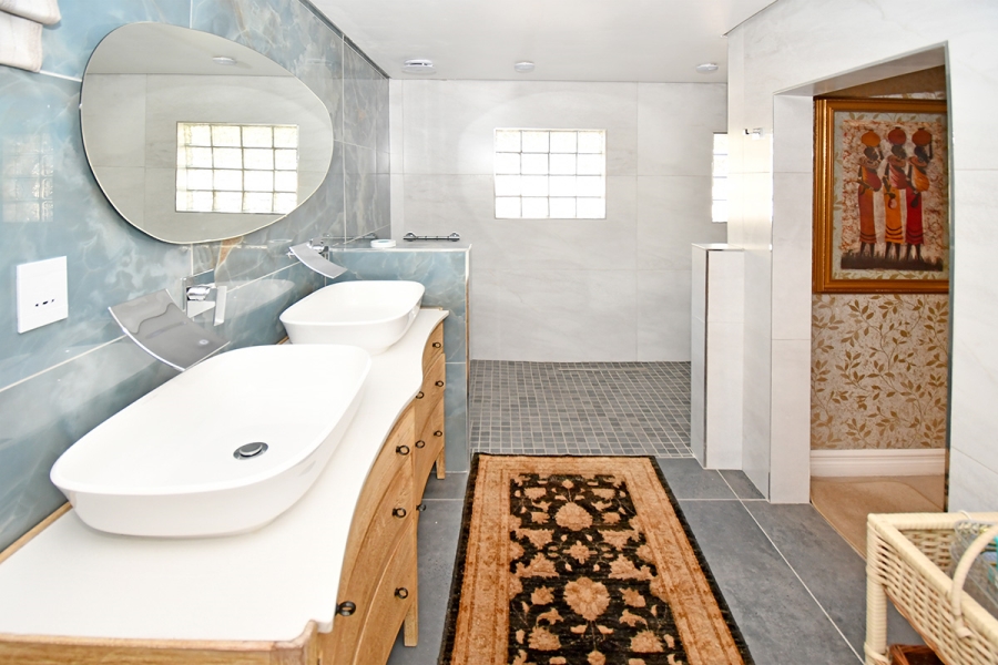 5 Bedroom Property for Sale in Rivonia Gauteng