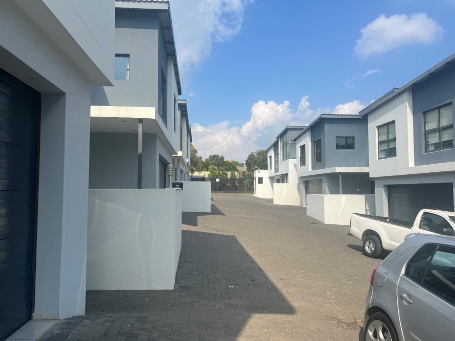 3 Bedroom Property for Sale in Edenburg Gauteng
