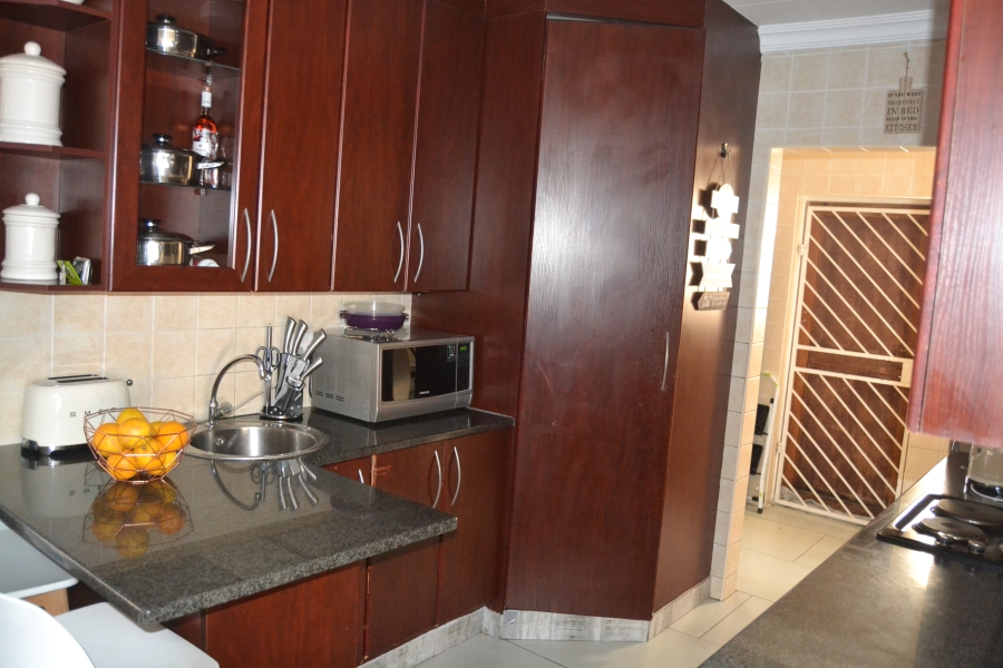 4 Bedroom Property for Sale in Thatchfield Estate Gauteng