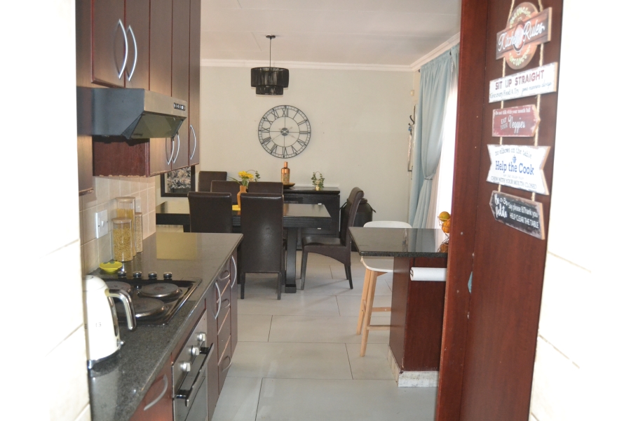 4 Bedroom Property for Sale in Thatchfield Estate Gauteng