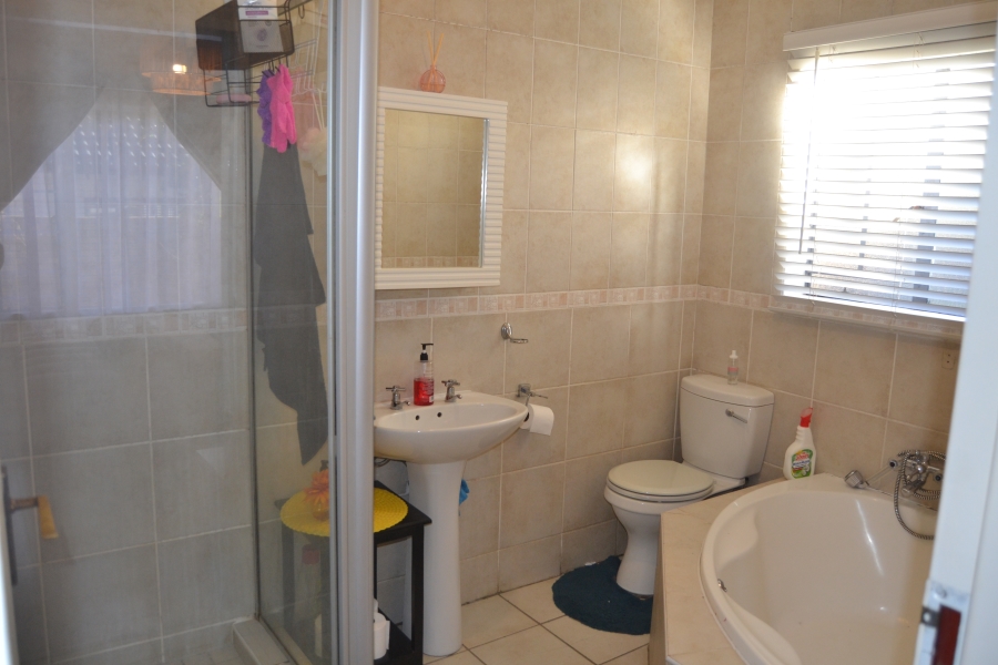 4 Bedroom Property for Sale in Thatchfield Estate Gauteng