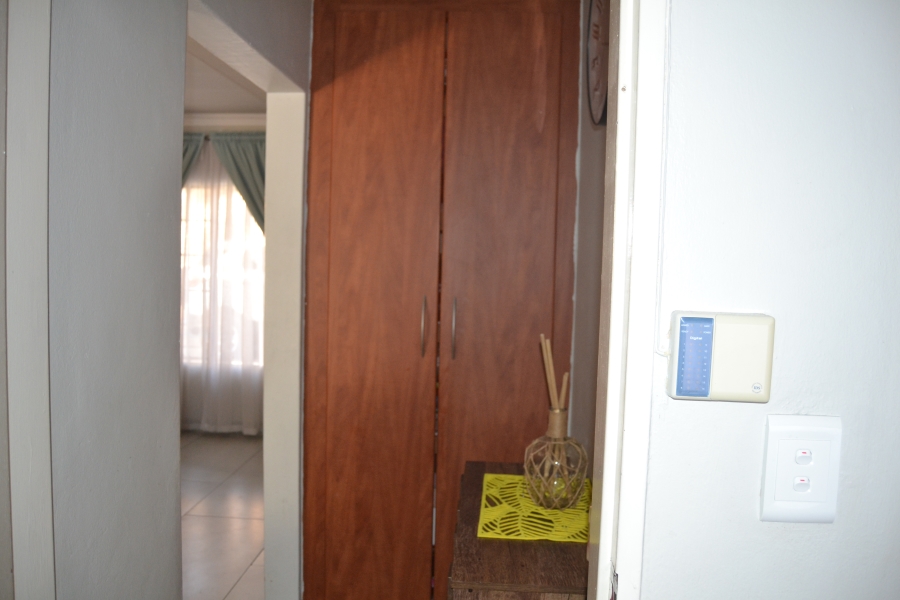 4 Bedroom Property for Sale in Thatchfield Estate Gauteng