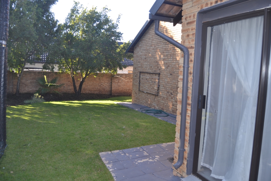 4 Bedroom Property for Sale in Thatchfield Estate Gauteng