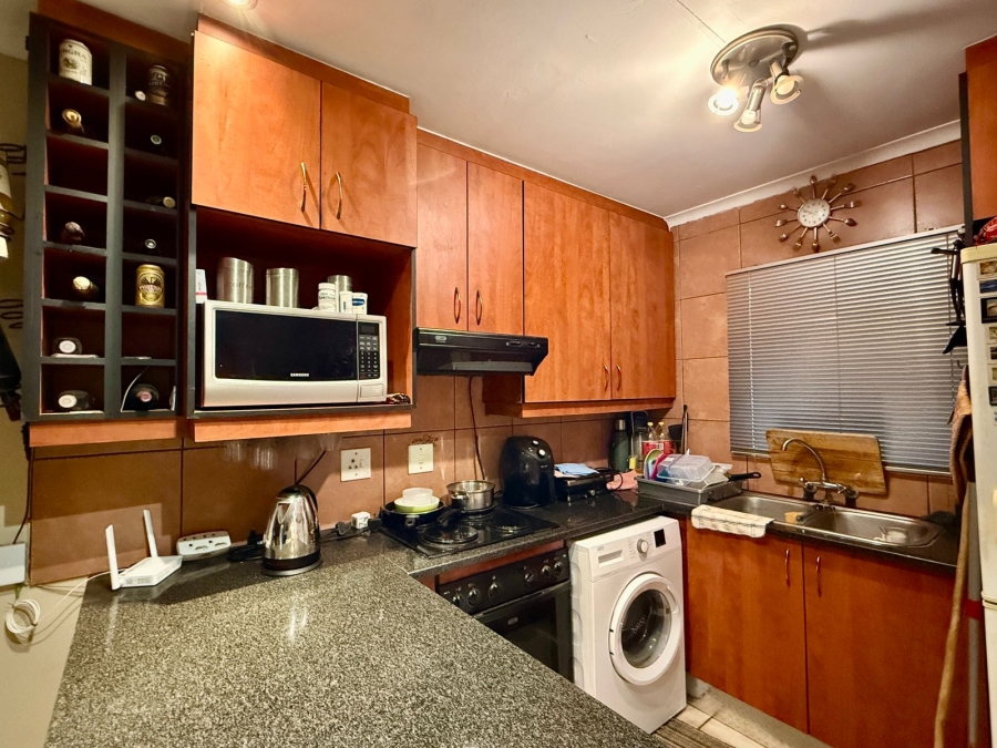 1 Bedroom Property for Sale in The Orchards Gauteng