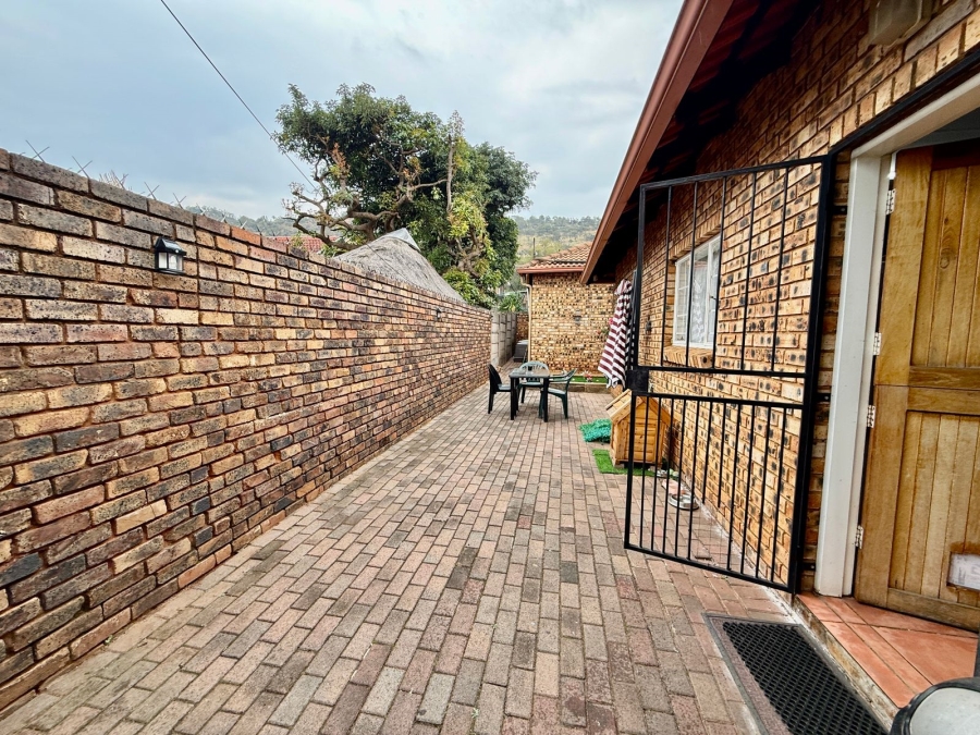 4 Bedroom Property for Sale in Pretoria Gardens Gauteng