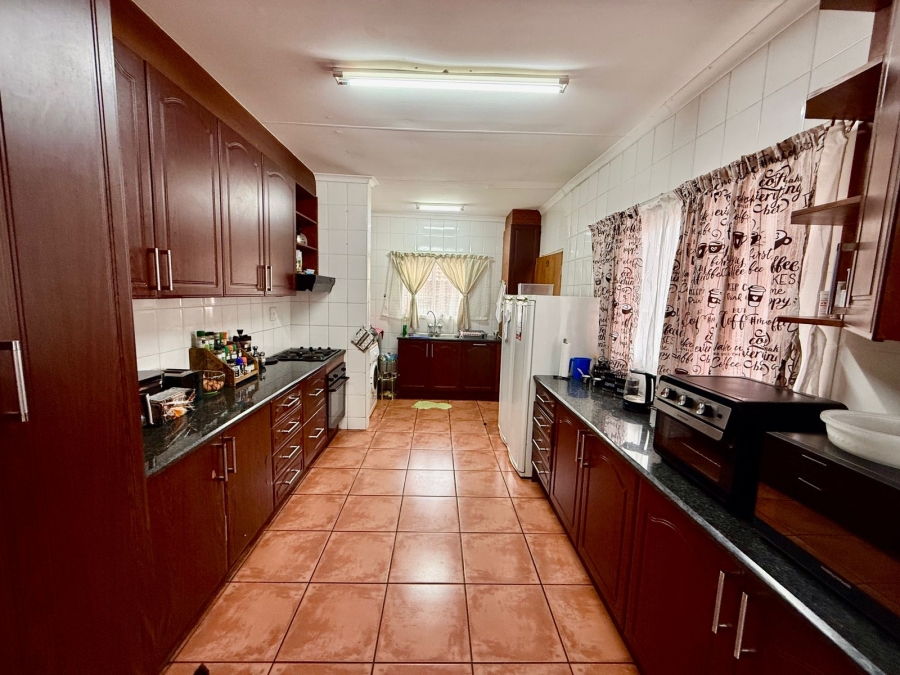 4 Bedroom Property for Sale in Pretoria Gardens Gauteng