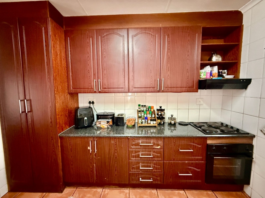 4 Bedroom Property for Sale in Pretoria Gardens Gauteng