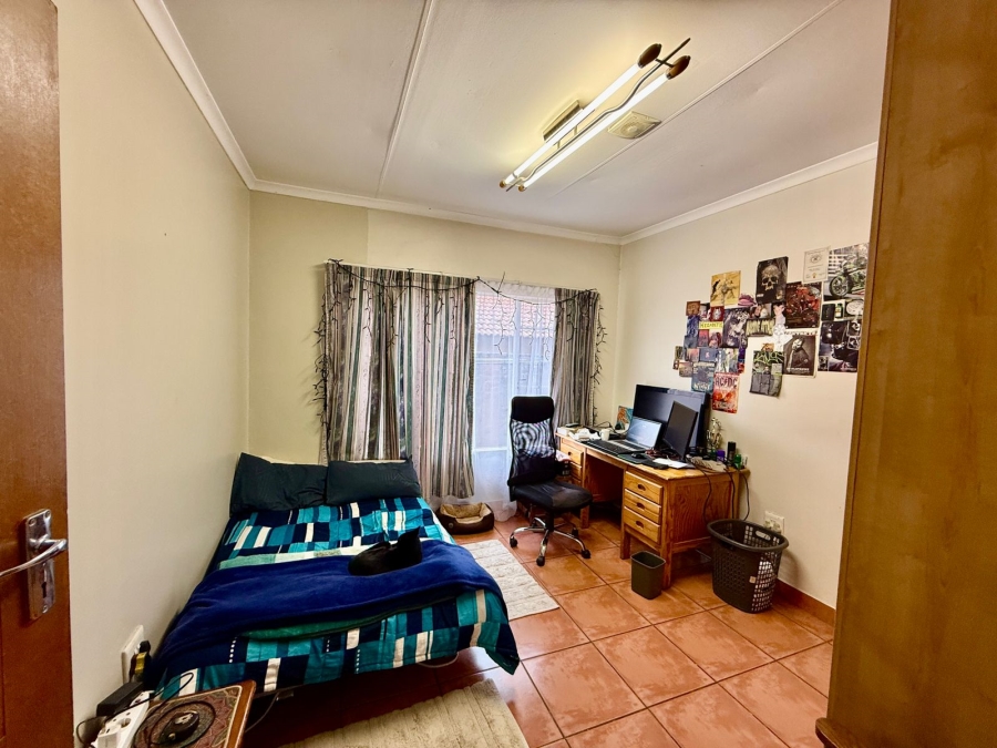 4 Bedroom Property for Sale in Pretoria Gardens Gauteng