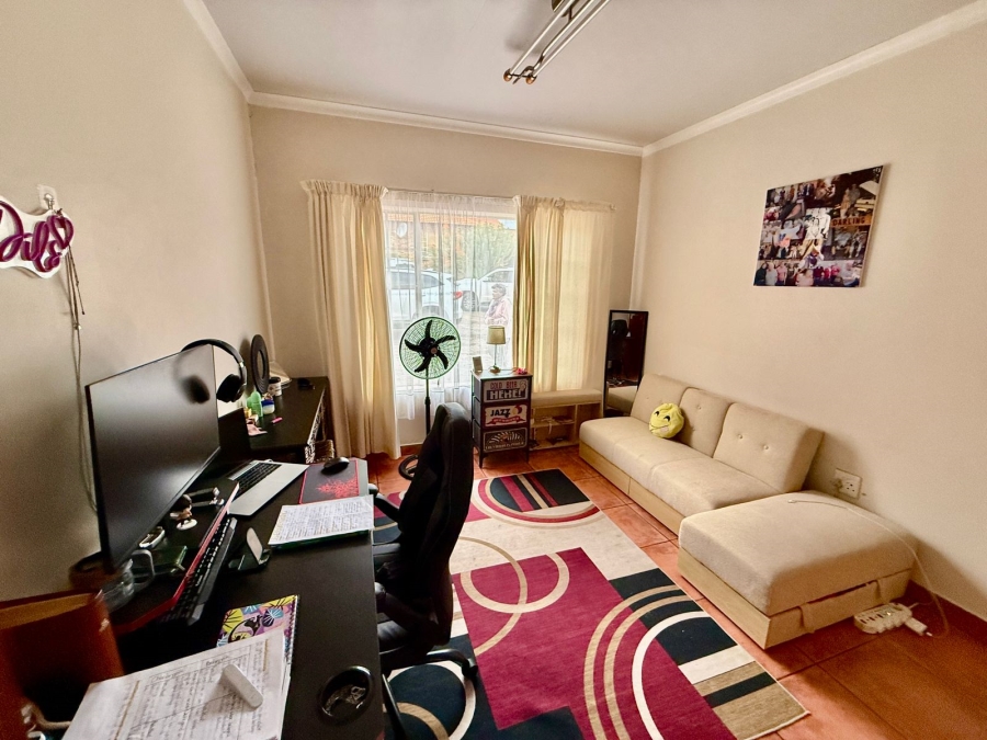 4 Bedroom Property for Sale in Pretoria Gardens Gauteng