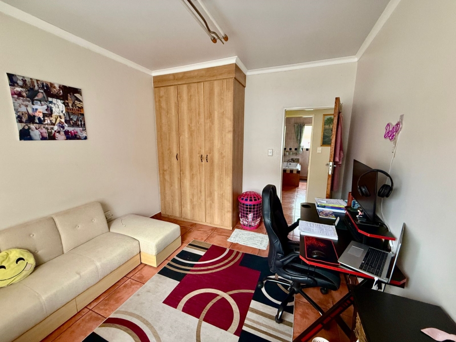 4 Bedroom Property for Sale in Pretoria Gardens Gauteng