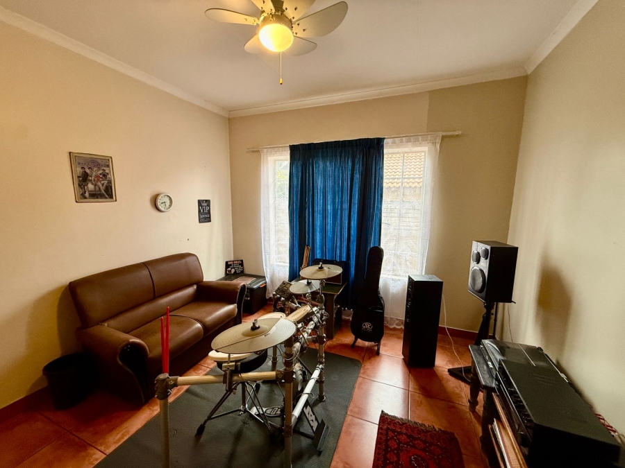 4 Bedroom Property for Sale in Pretoria Gardens Gauteng