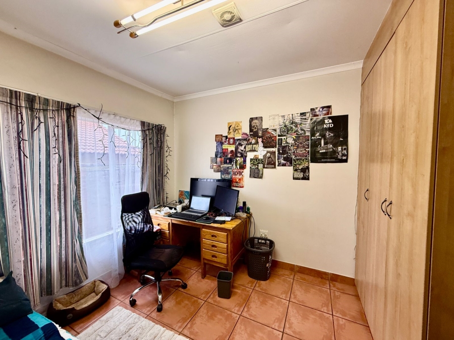4 Bedroom Property for Sale in Pretoria Gardens Gauteng