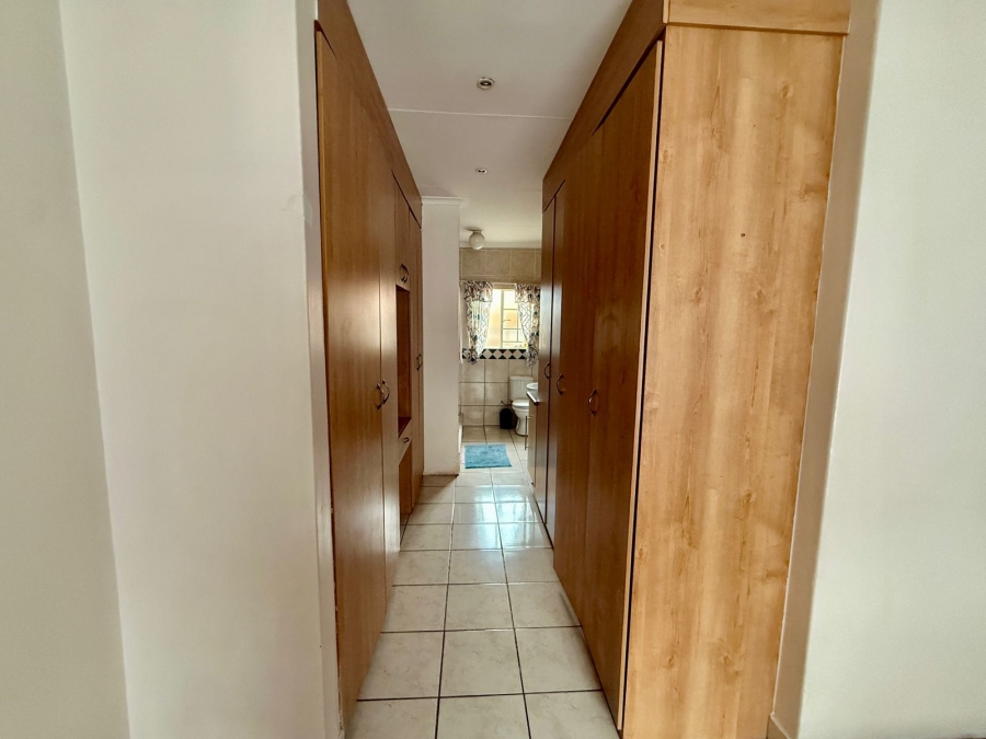 4 Bedroom Property for Sale in Pretoria Gardens Gauteng