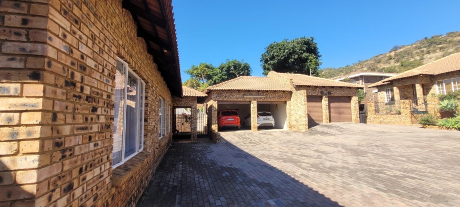 4 Bedroom Property for Sale in Pretoria Gardens Gauteng
