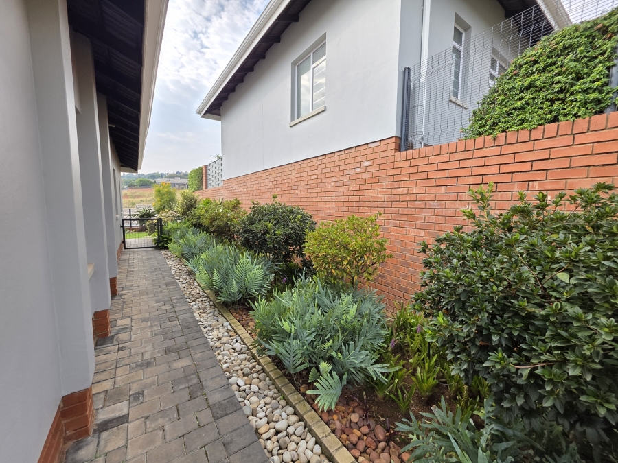 3 Bedroom Property for Sale in Waterkloof Ridge Gauteng