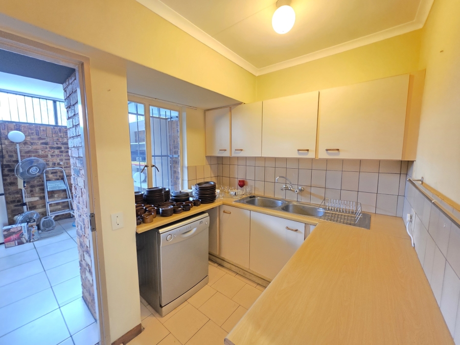 3 Bedroom Property for Sale in Nieuw Muckleneuk Gauteng
