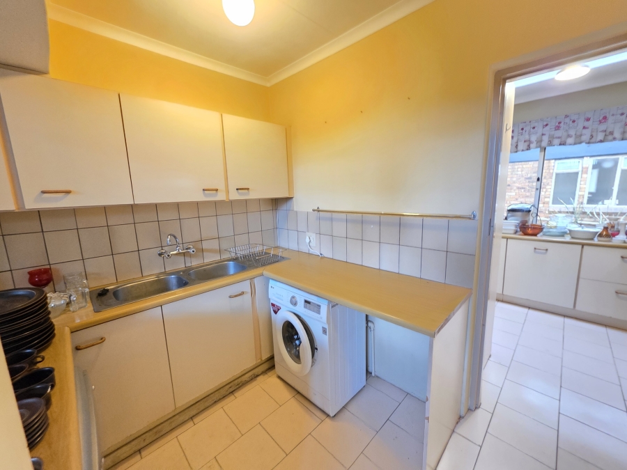 3 Bedroom Property for Sale in Nieuw Muckleneuk Gauteng