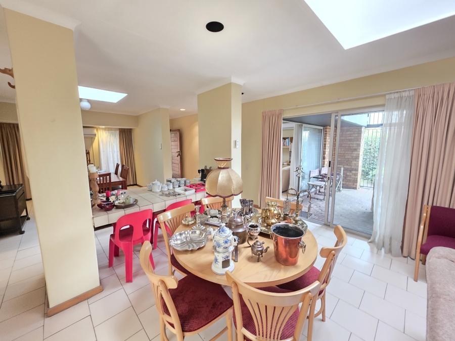 3 Bedroom Property for Sale in Nieuw Muckleneuk Gauteng