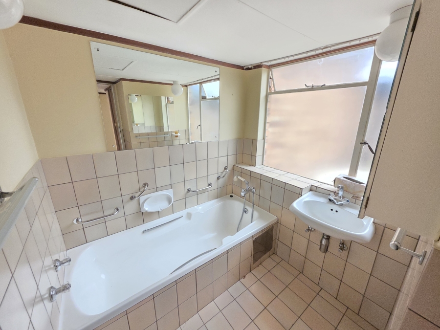 3 Bedroom Property for Sale in Nieuw Muckleneuk Gauteng