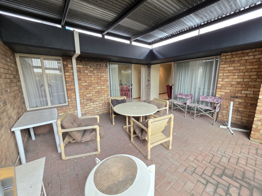 3 Bedroom Property for Sale in Nieuw Muckleneuk Gauteng