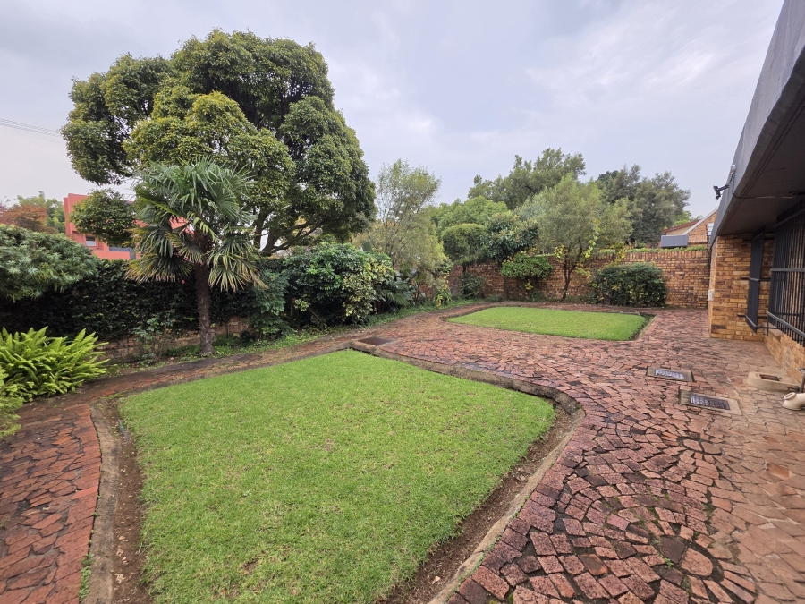 3 Bedroom Property for Sale in Nieuw Muckleneuk Gauteng